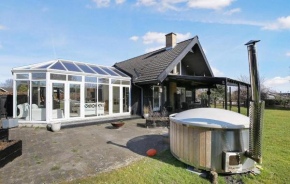 3 Bedroom Stunning Home In Hundested in Hundested